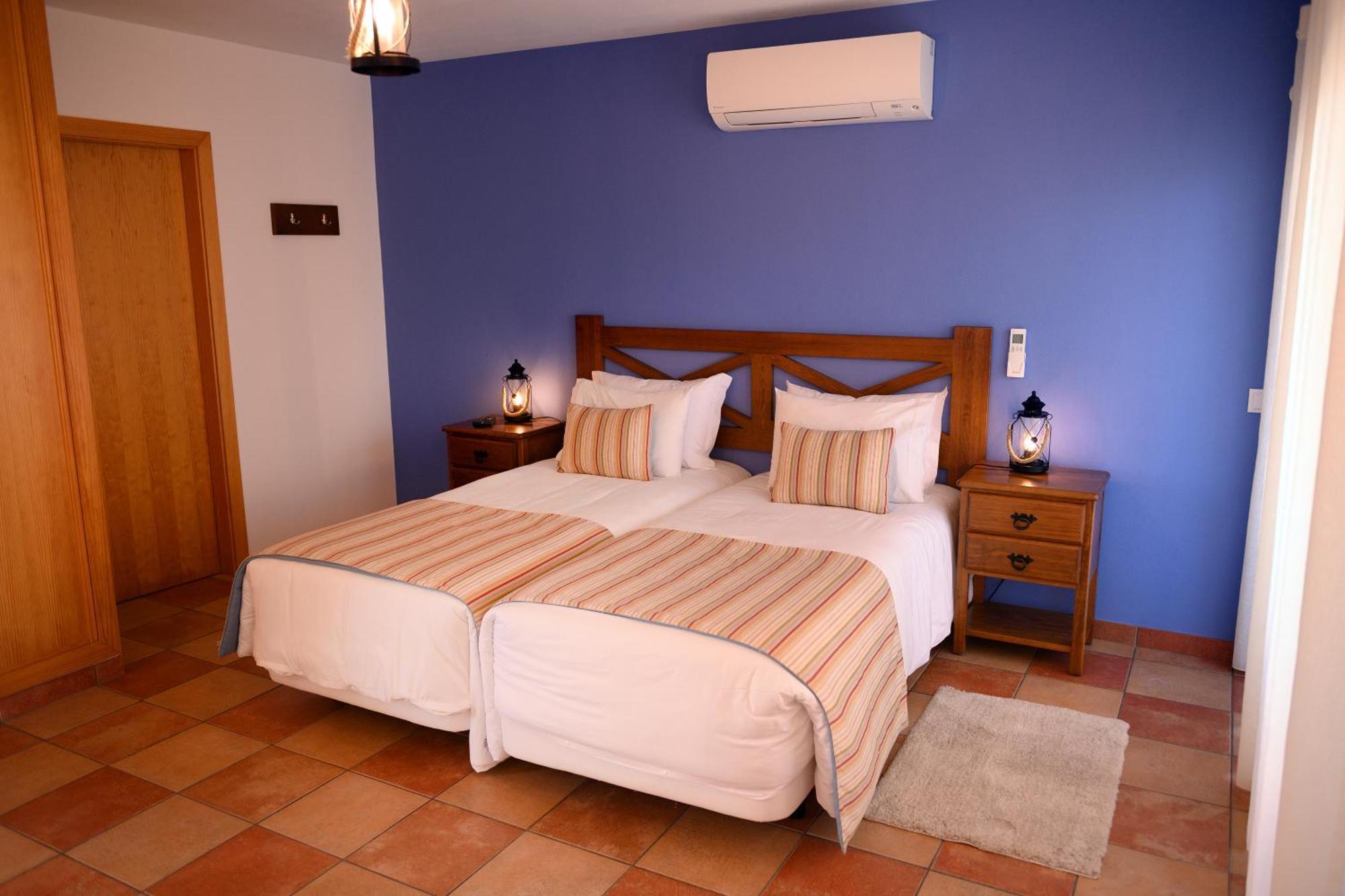 Falésias da Arrifana Praia da Arrifana Habitación foto